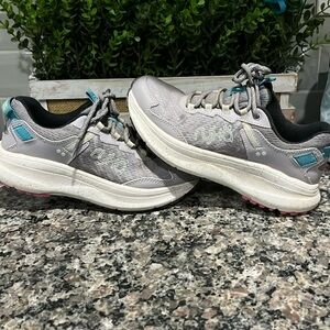 Gently used Women’s Ryka size 6 shoe